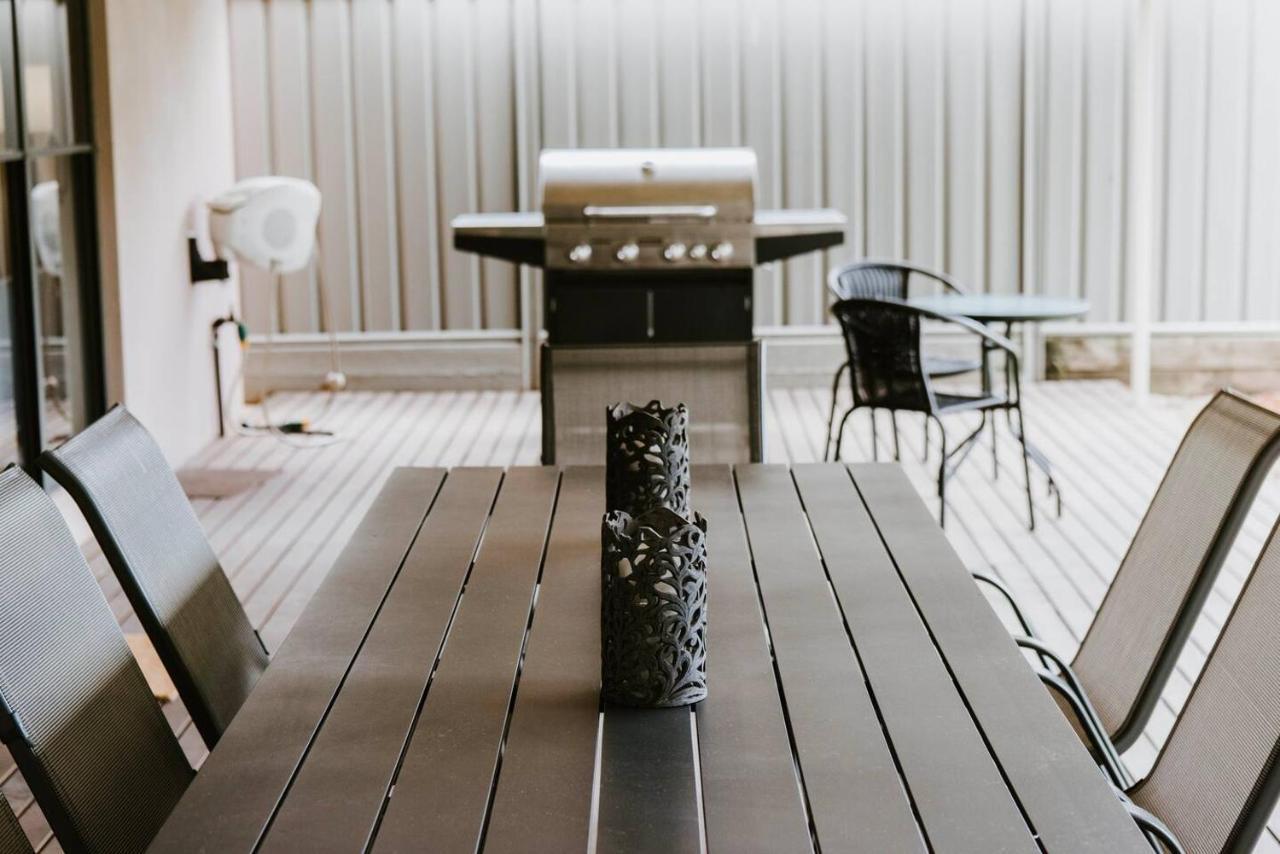 Gladstone Blush - A Heart Of Group Getaway Mudgee