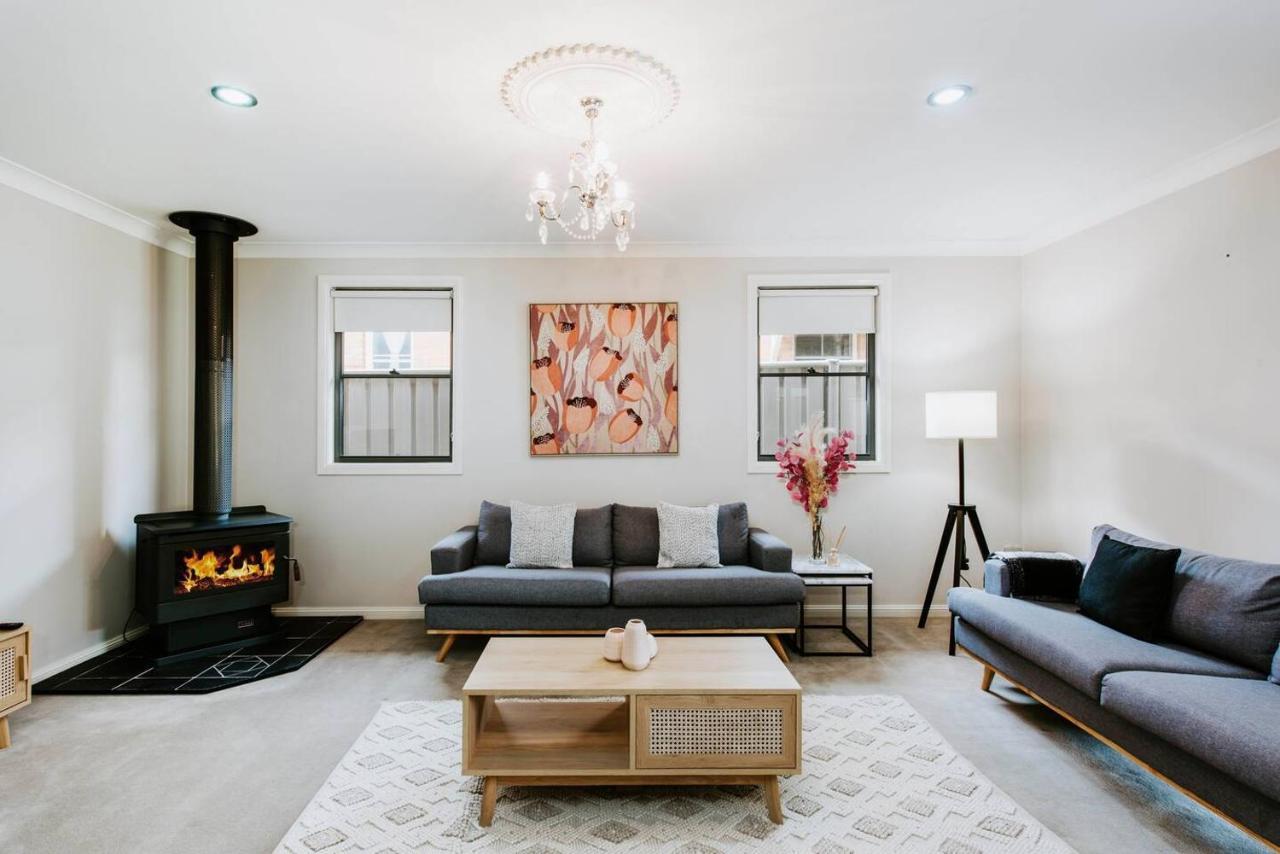 Gladstone Blush - A Heart Of Group Getaway Mudgee