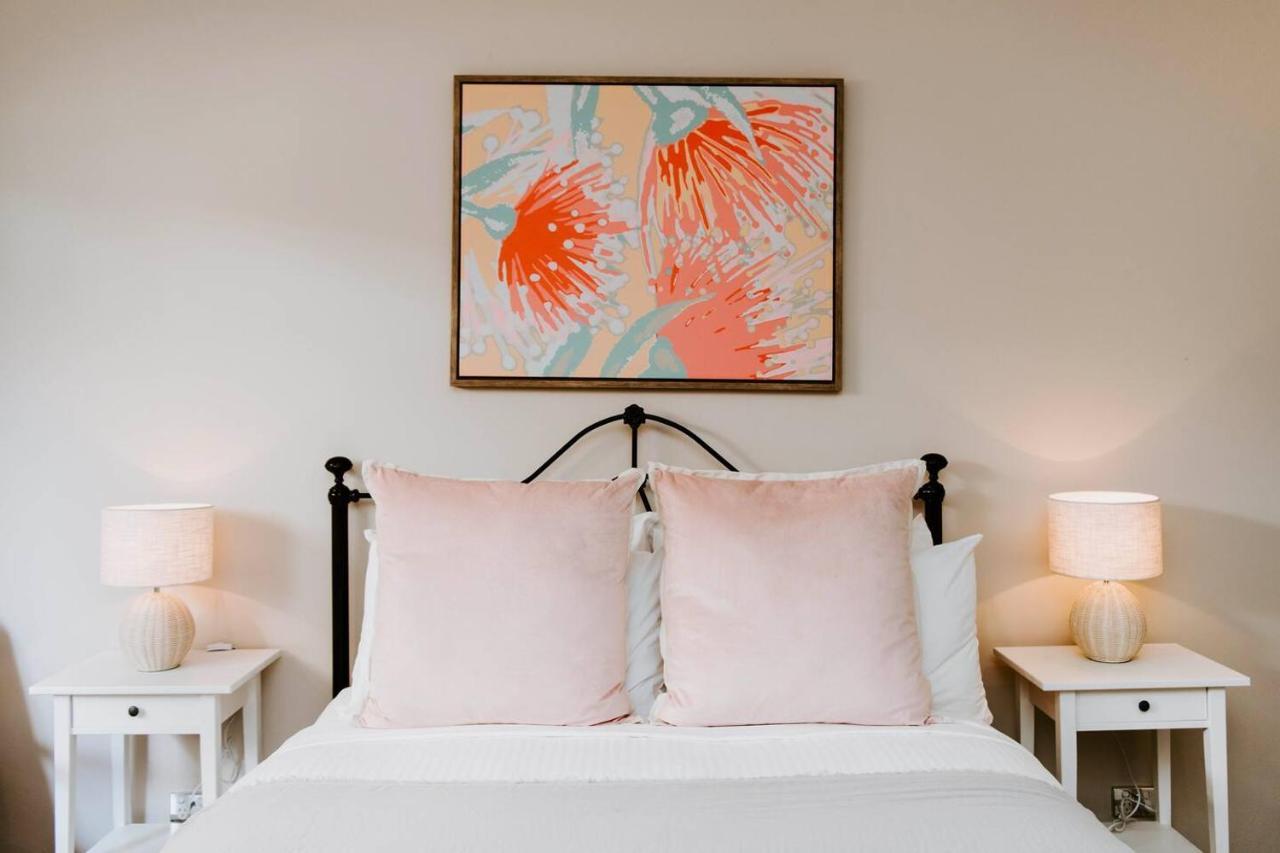 Holiday home Gladstone Blush - A Heart Of Group Getaway *